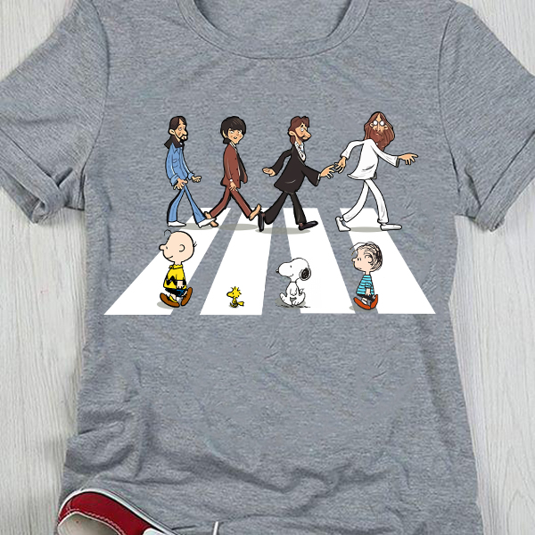 Camiseta rock beatles Sgt. Snoopy Club Band tamanho adulto com
